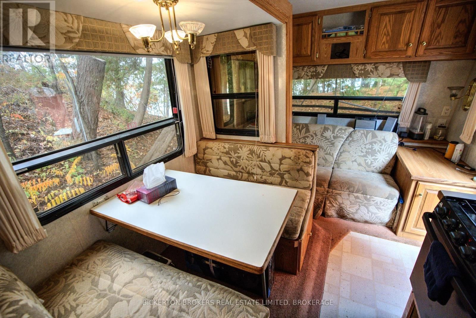 18 LAKE SHORE DRIVE Image 48