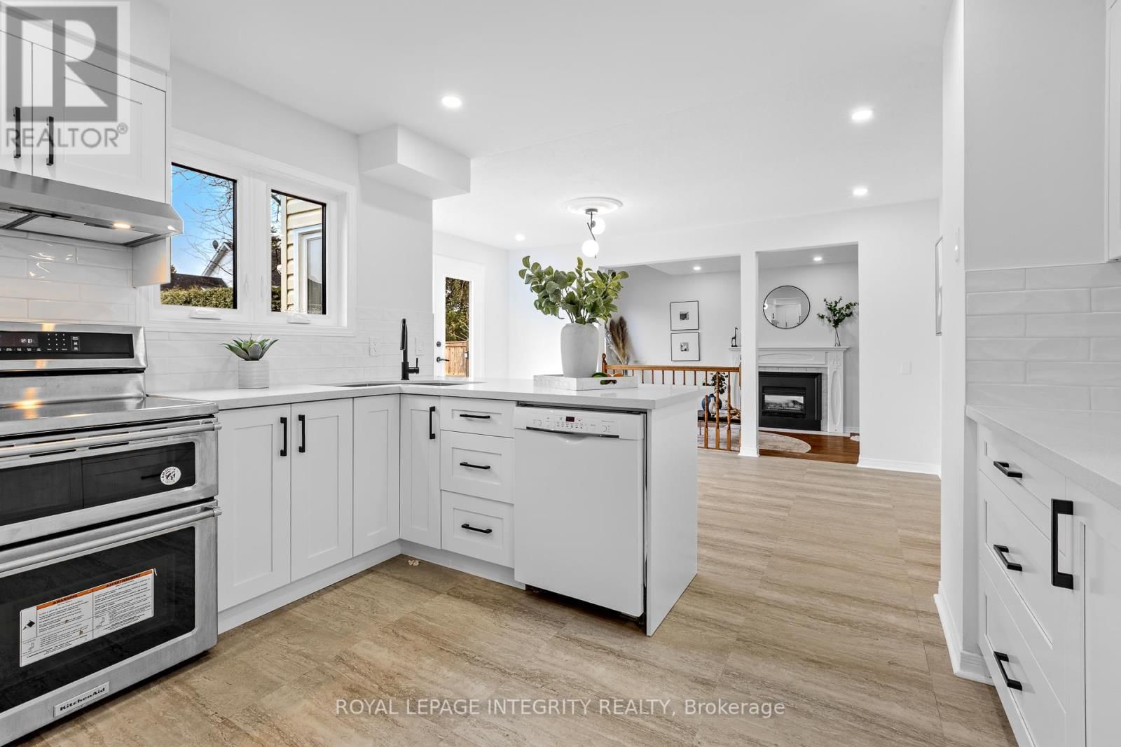 18 SHIPLEY CRESCENT Image 11