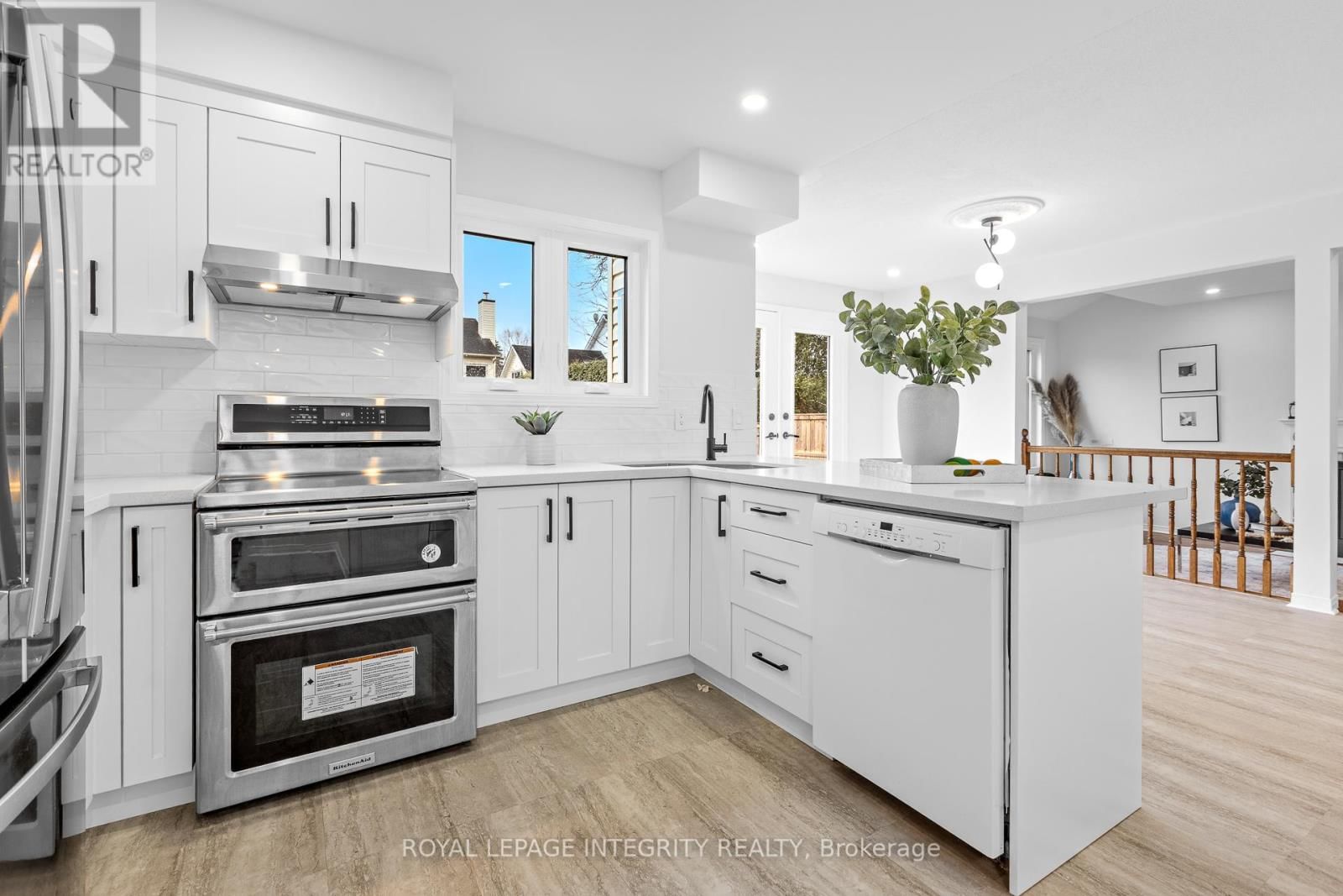 18 SHIPLEY CRESCENT Image 13