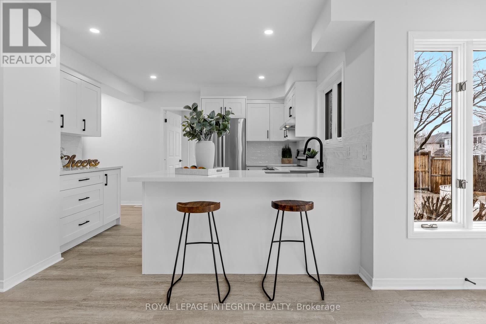 18 SHIPLEY CRESCENT Image 14