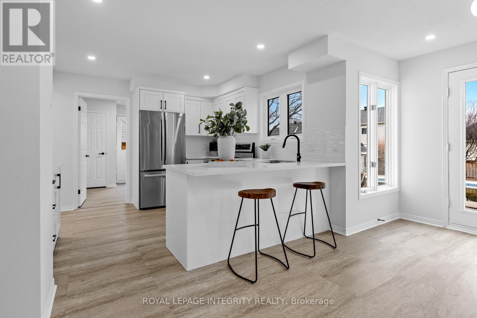 18 SHIPLEY CRESCENT Image 15