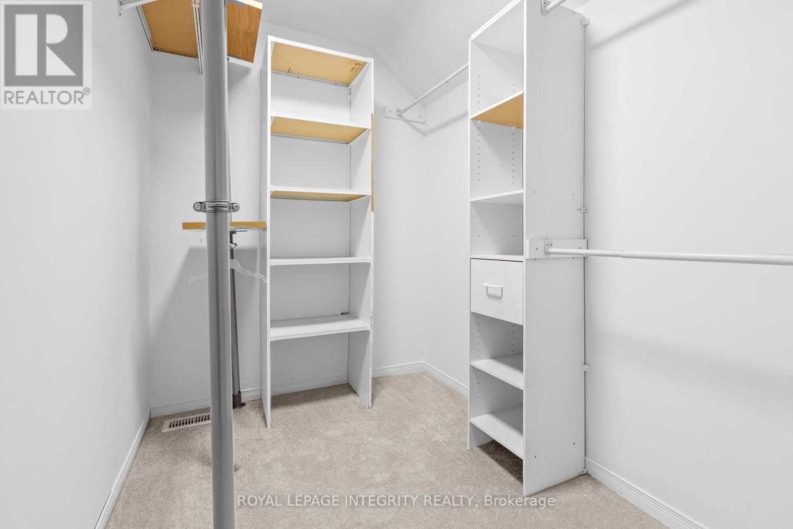 18 SHIPLEY CRESCENT Image 27