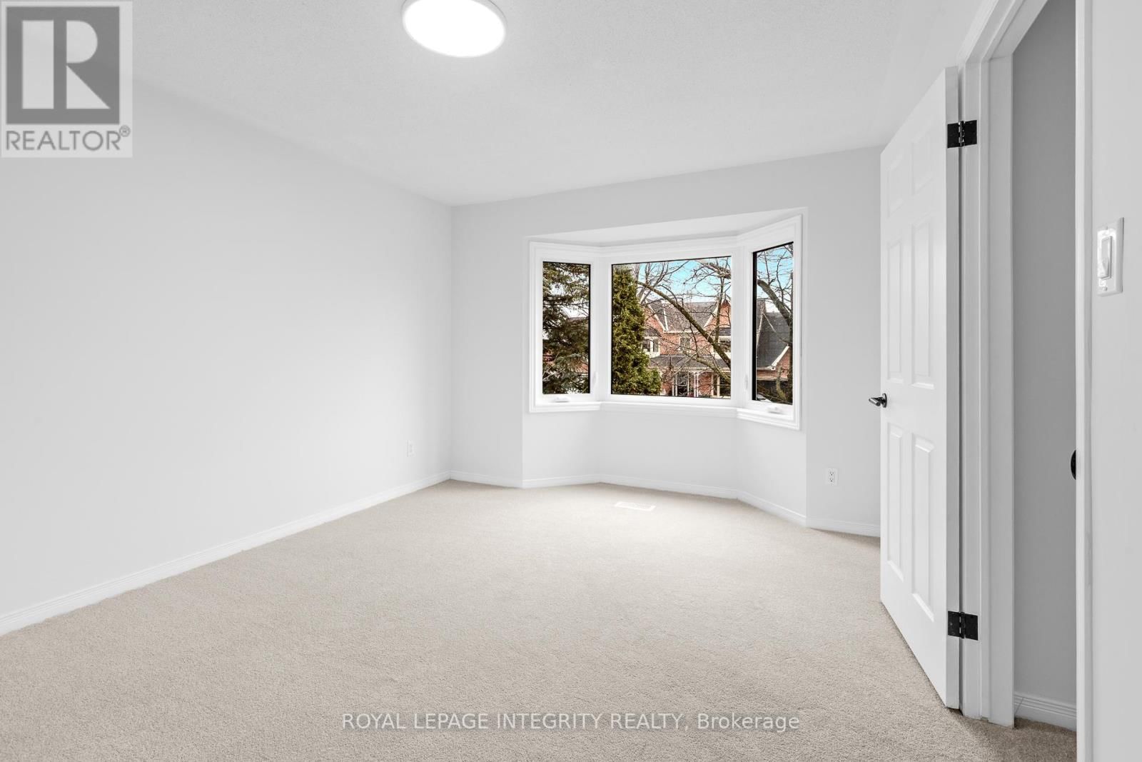 18 SHIPLEY CRESCENT Image 28