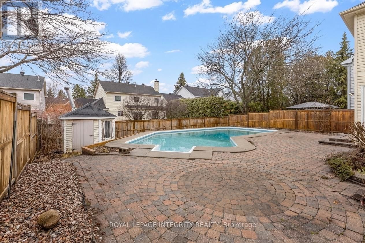 18 SHIPLEY CRESCENT Image 34