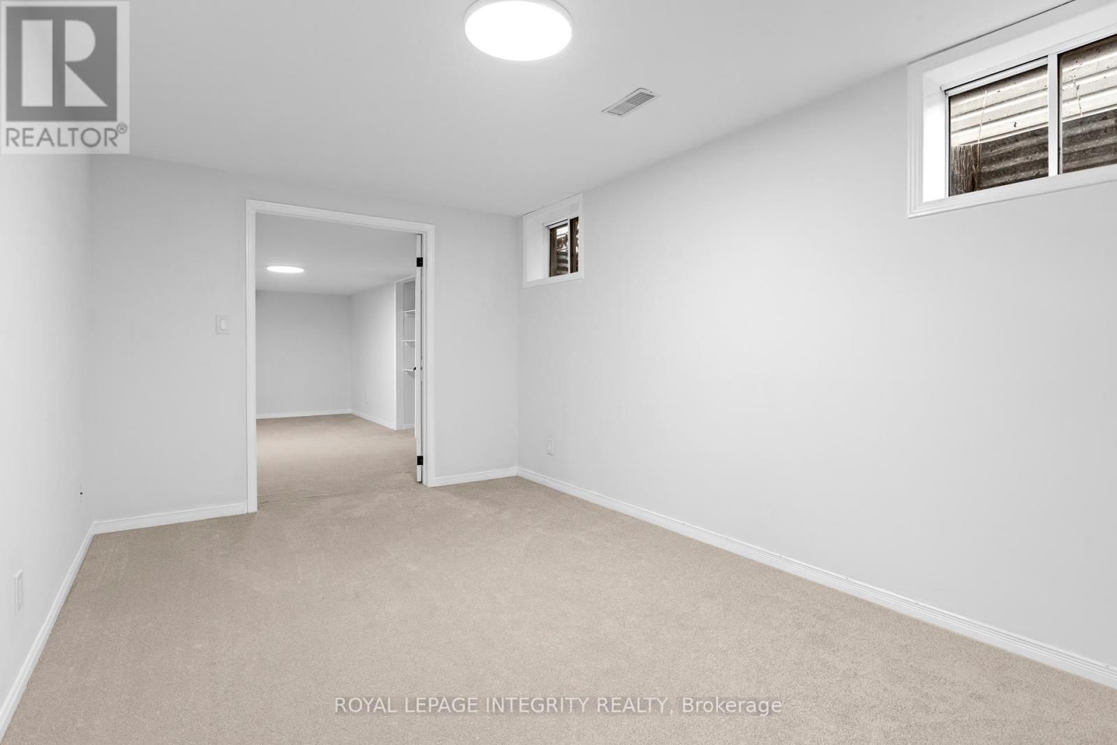 18 SHIPLEY CRESCENT Image 40
