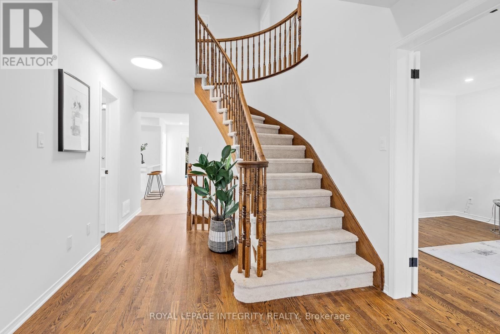 18 SHIPLEY CRESCENT Image 8