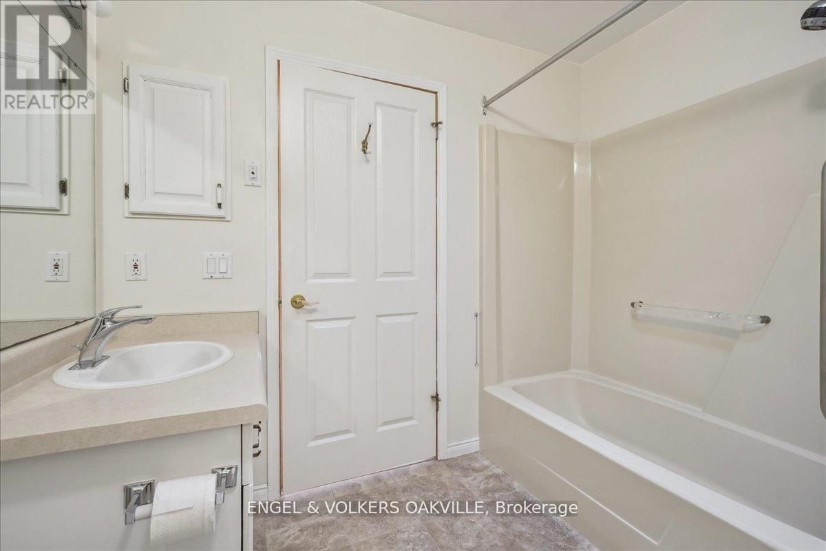 36 WHITE BARK WAY Image 13