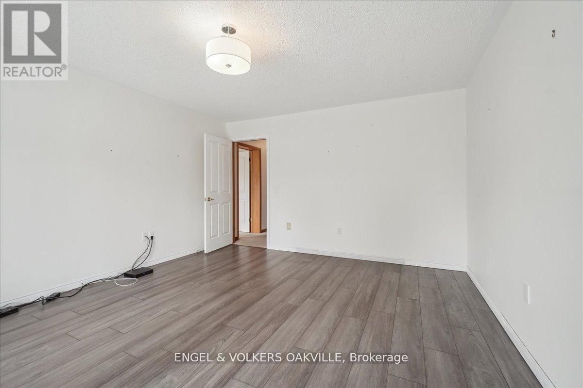 36 WHITE BARK WAY Image 15