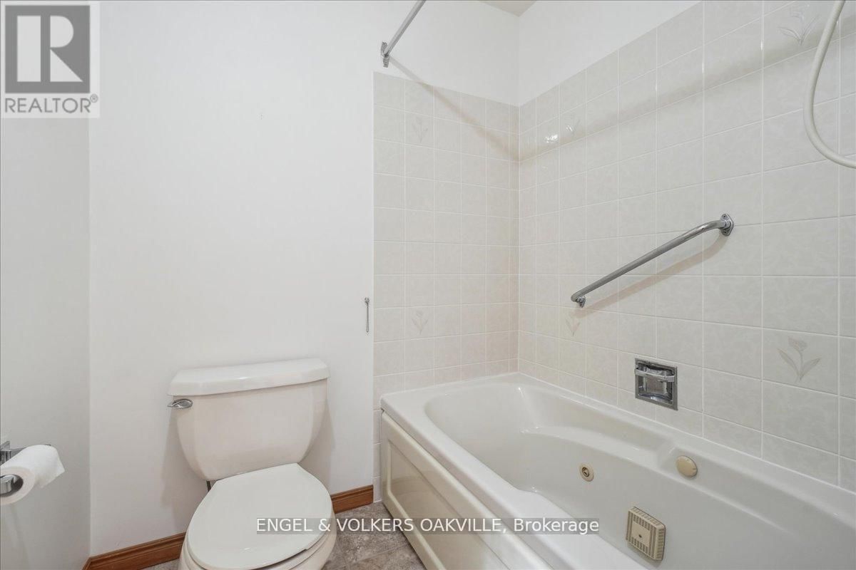 36 WHITE BARK WAY Image 18