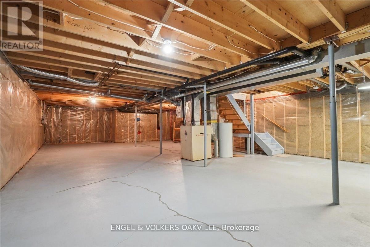 36 WHITE BARK WAY Image 38