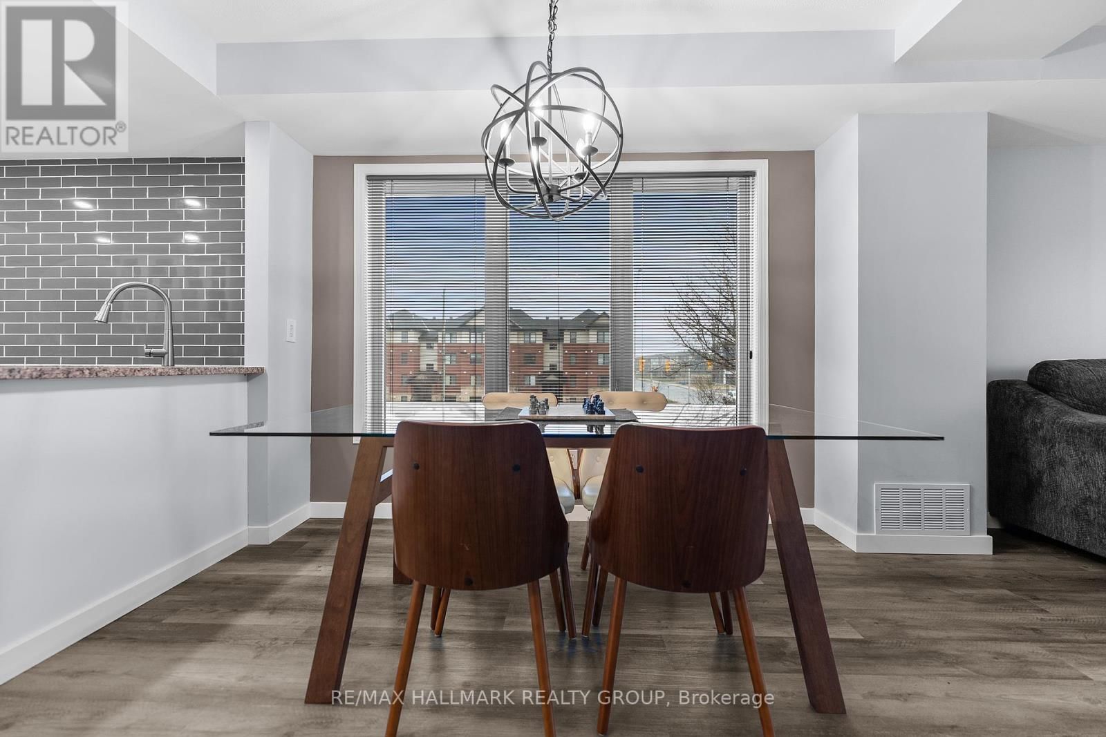 12 LAKEPOINTE DRIVE Image 18