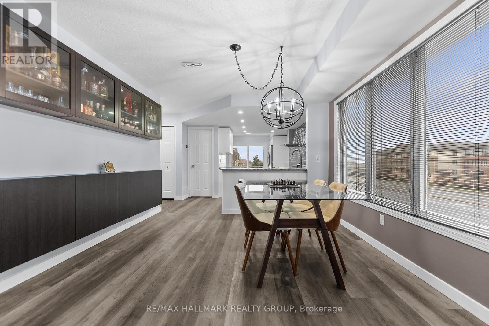 12 LAKEPOINTE DRIVE Image 21