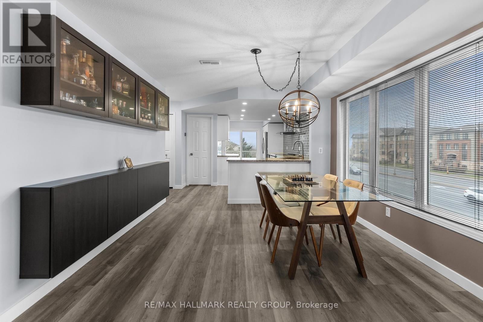 12 LAKEPOINTE DRIVE Image 22