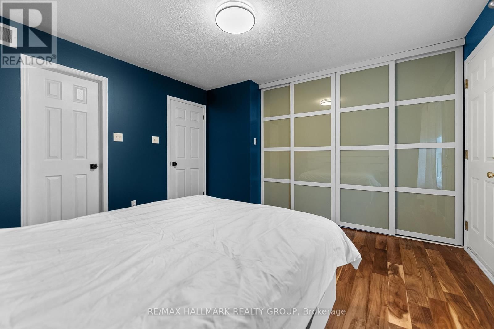 12 LAKEPOINTE DRIVE Image 30