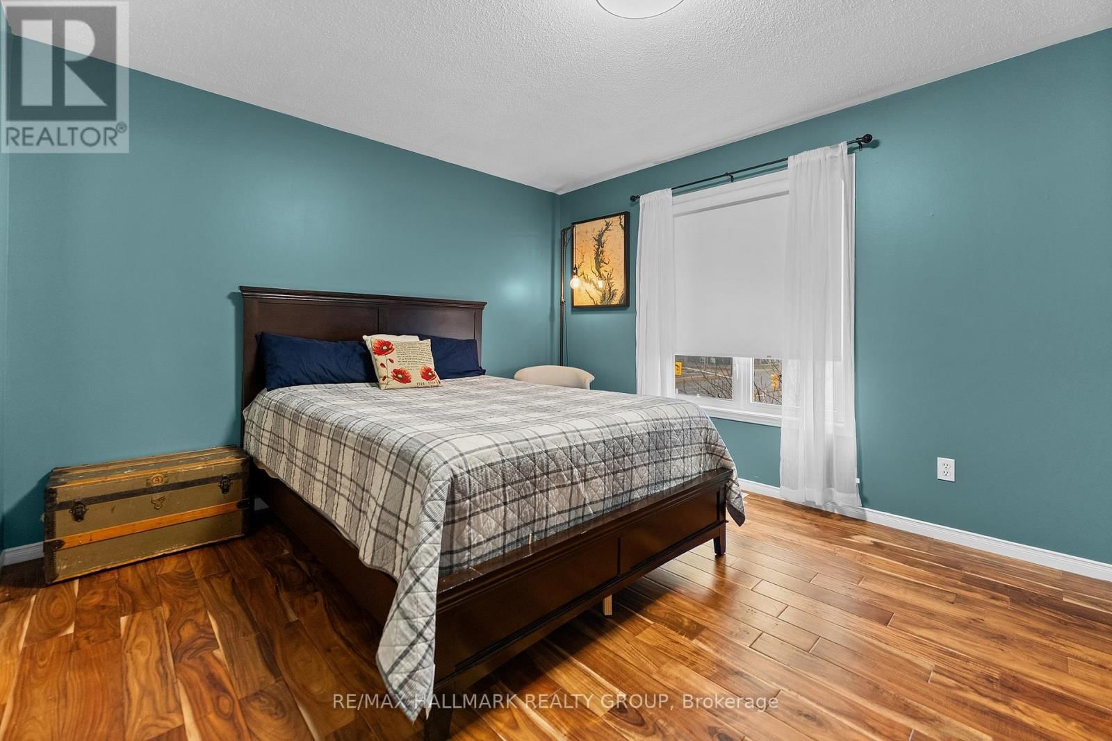 12 LAKEPOINTE DRIVE Image 35