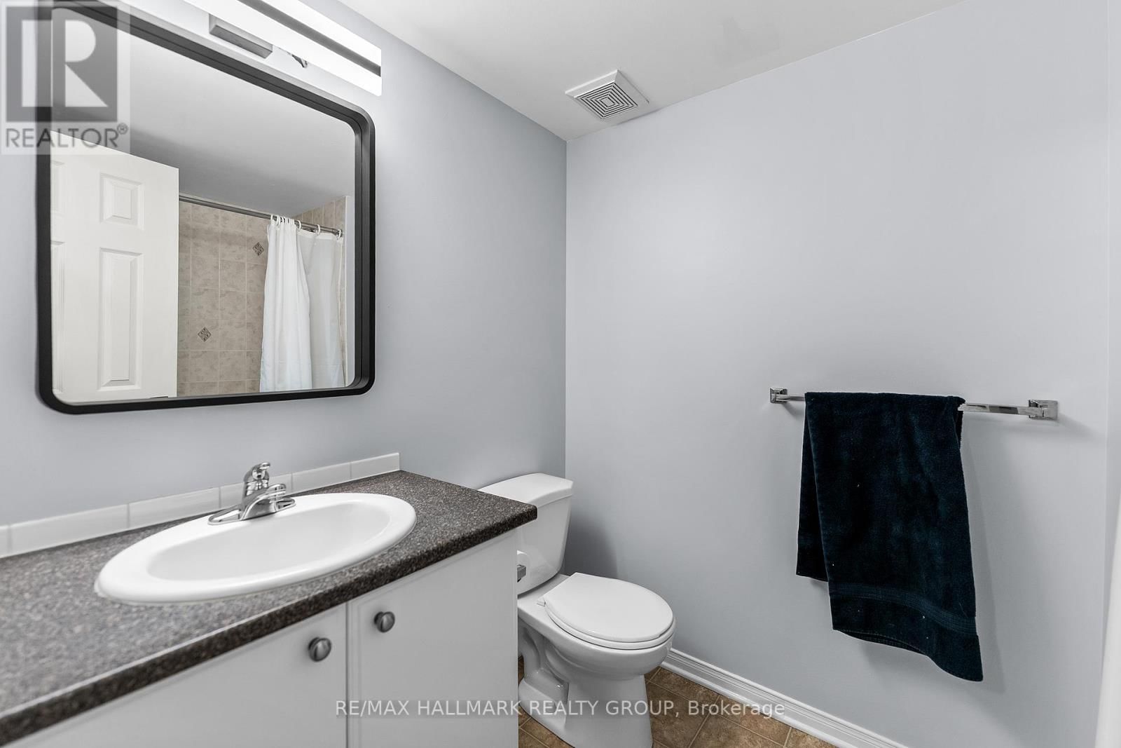 12 LAKEPOINTE DRIVE Image 39