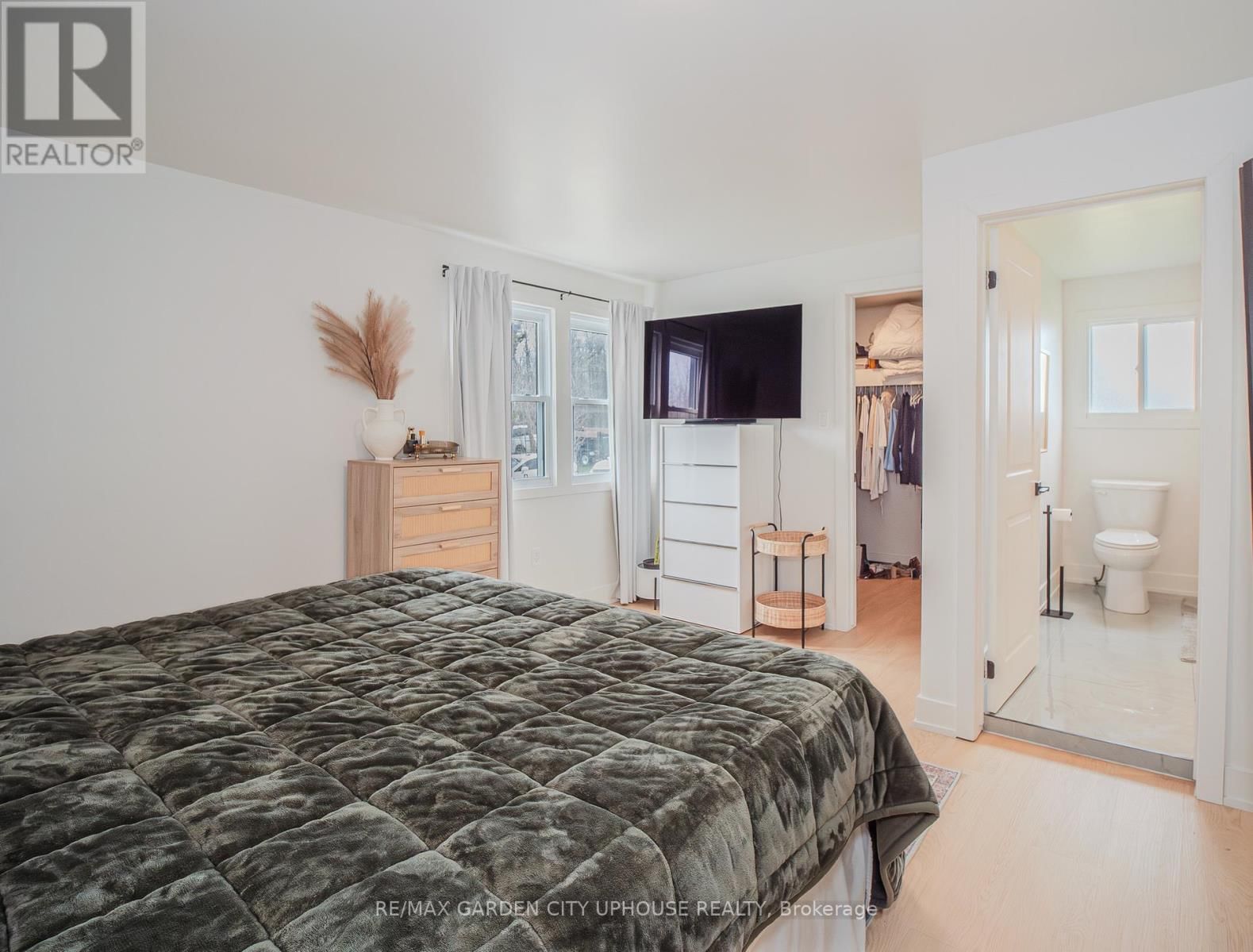 9013 NETHERBY ROAD Image 10