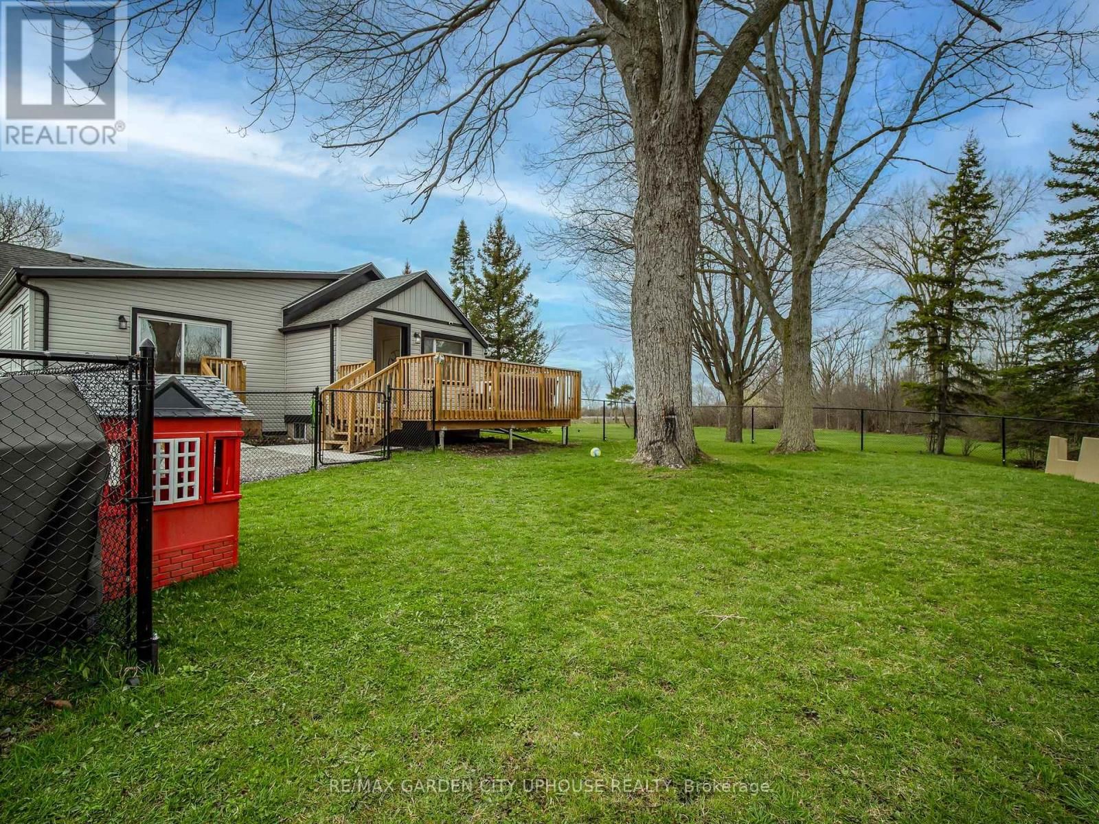 9013 NETHERBY ROAD Image 17