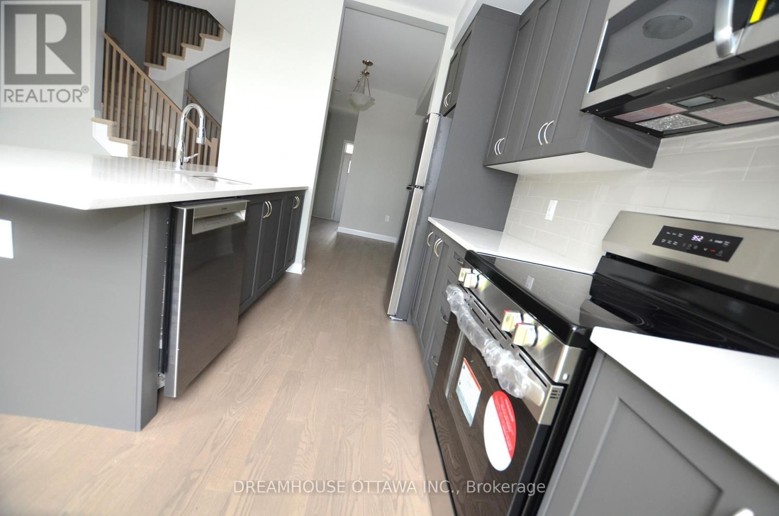 326 GISBORNE PLACE Image 12