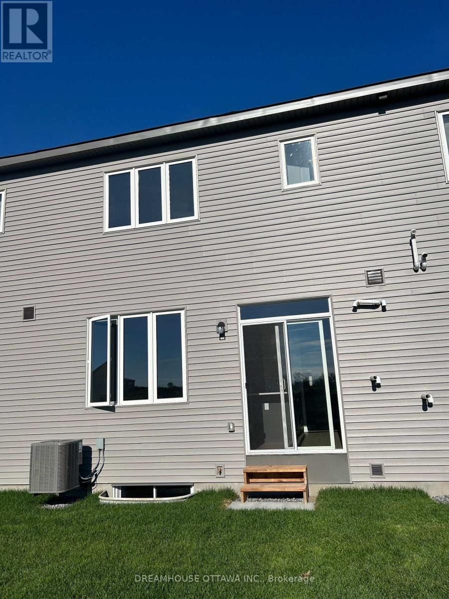 326 GISBORNE PLACE Image 25