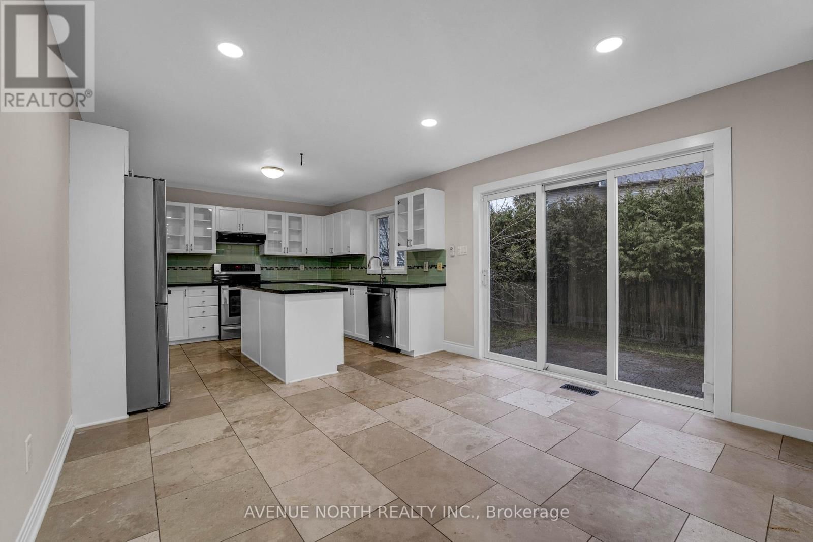 945 CAHILL DRIVE WEST Image 11