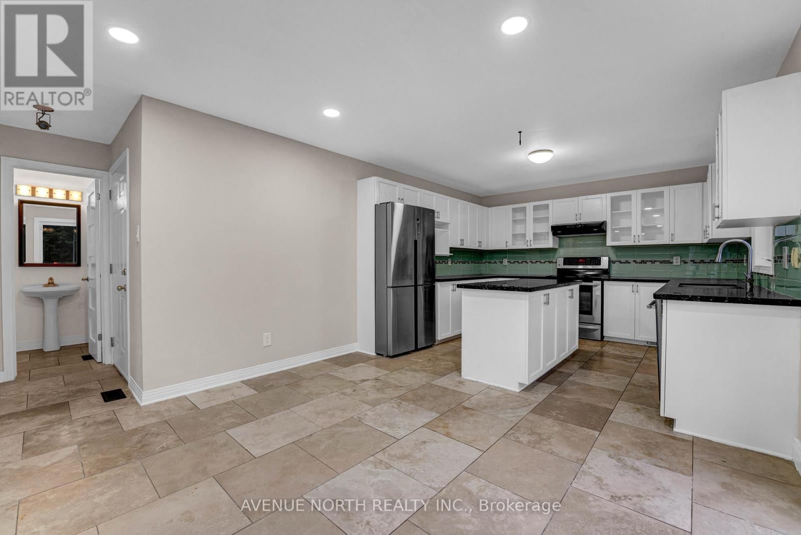 945 CAHILL DRIVE WEST Image 12