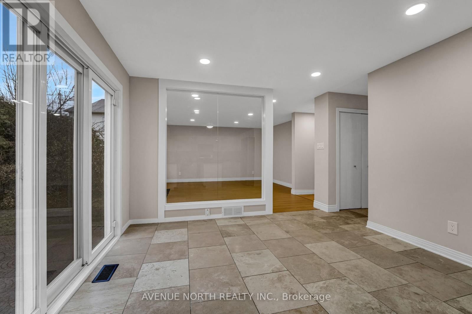 945 CAHILL DRIVE WEST Image 13