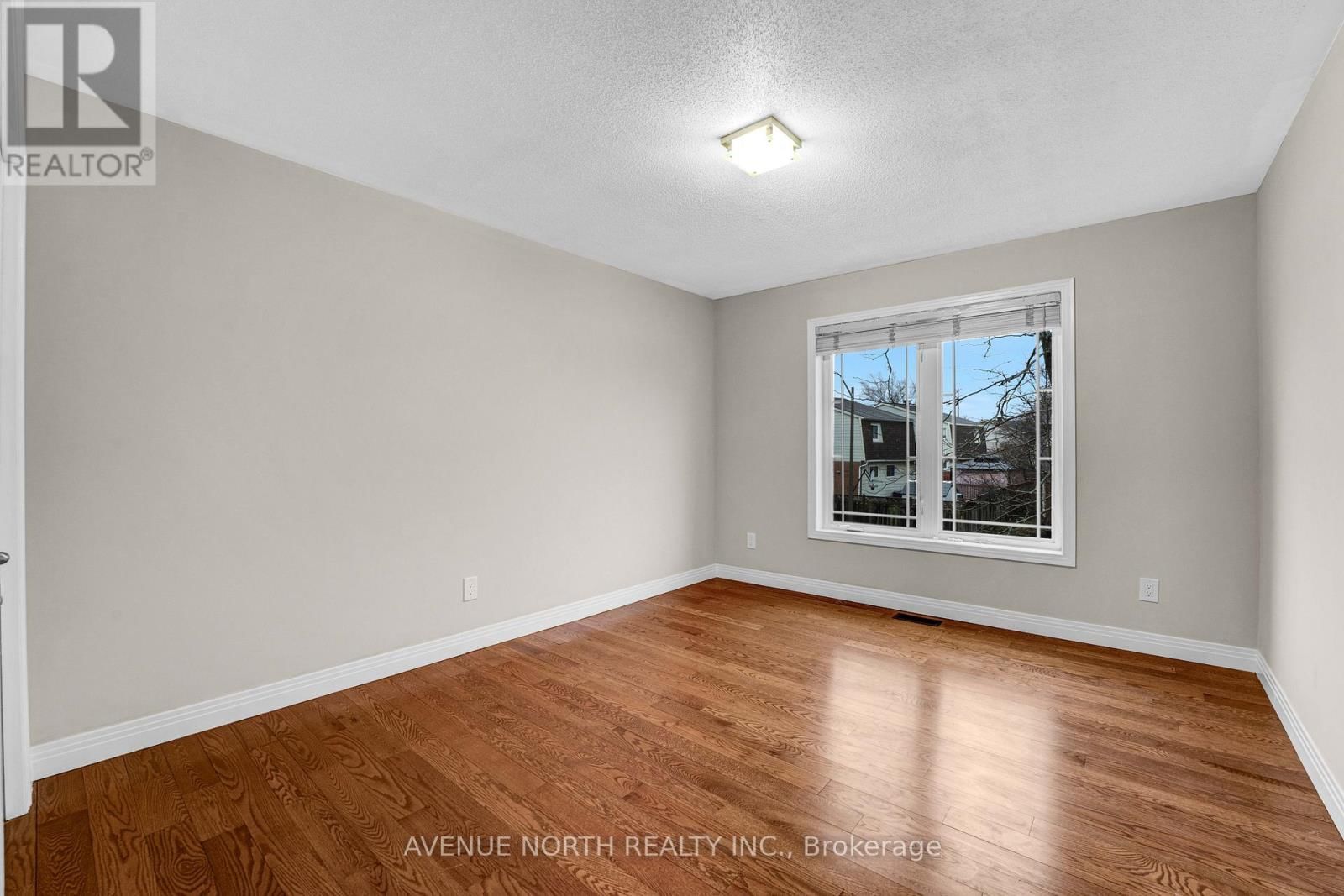 945 CAHILL DRIVE WEST Image 28