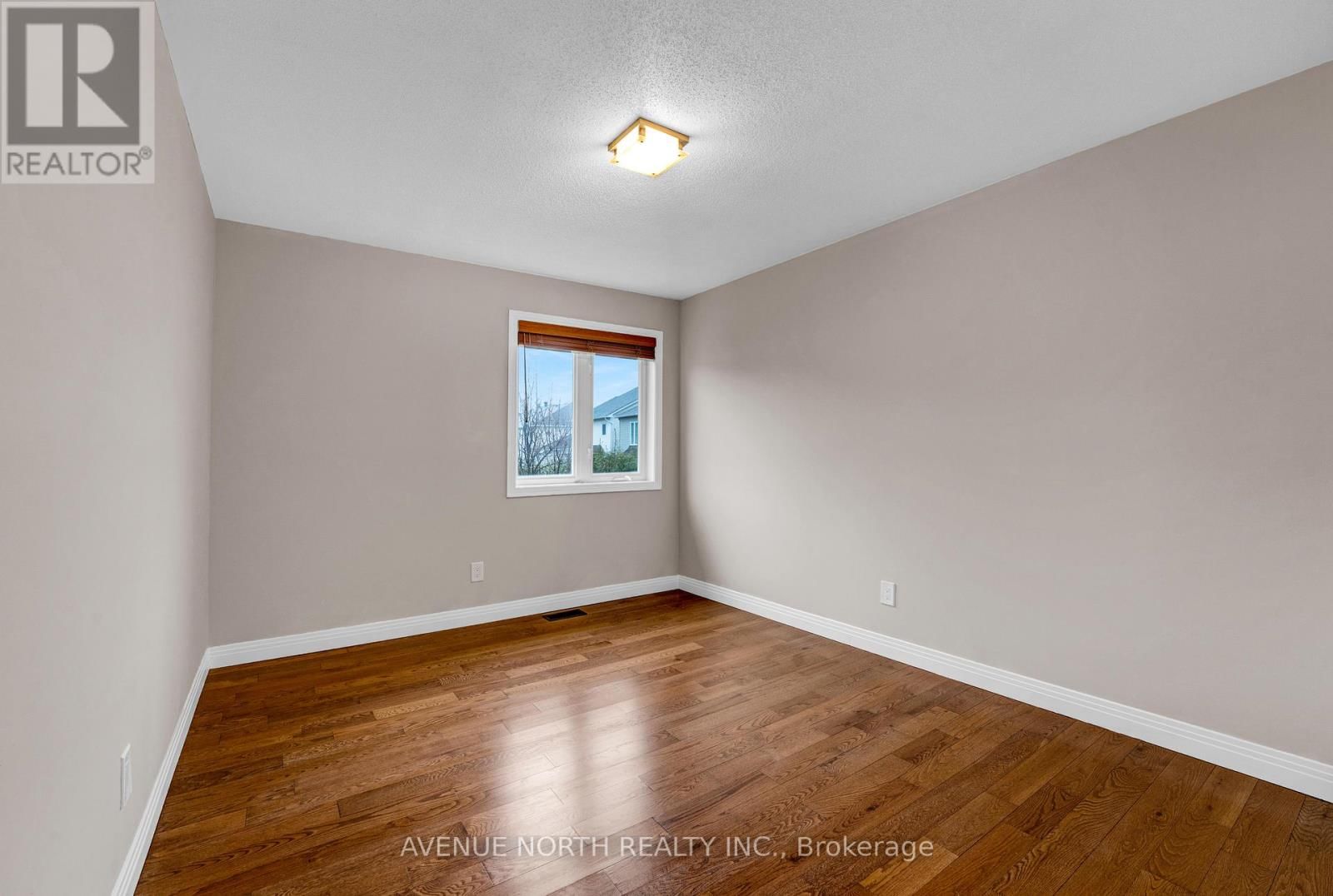 945 CAHILL DRIVE WEST Image 31