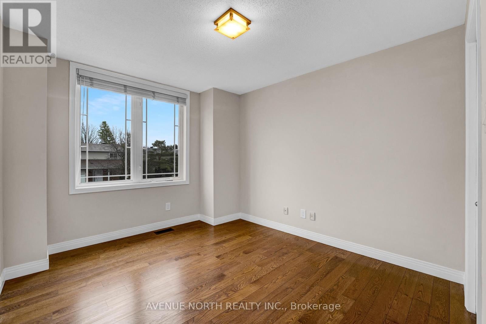 945 CAHILL DRIVE WEST Image 32