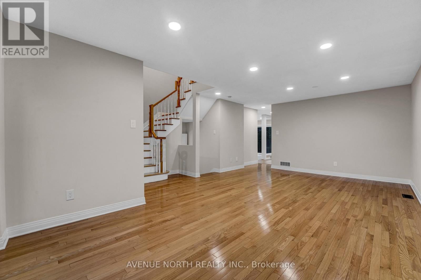 945 CAHILL DRIVE WEST Image 4