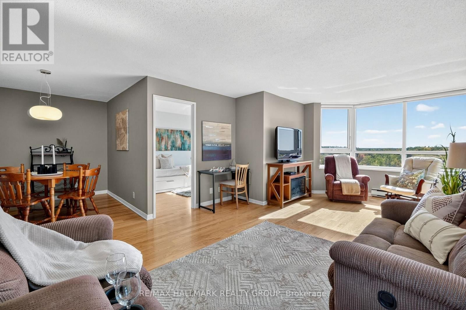 1207 - 80 SANDCASTLE DRIVE Image 12