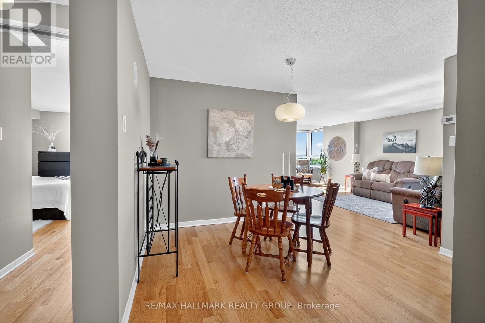 1207 - 80 SANDCASTLE DRIVE Image 7