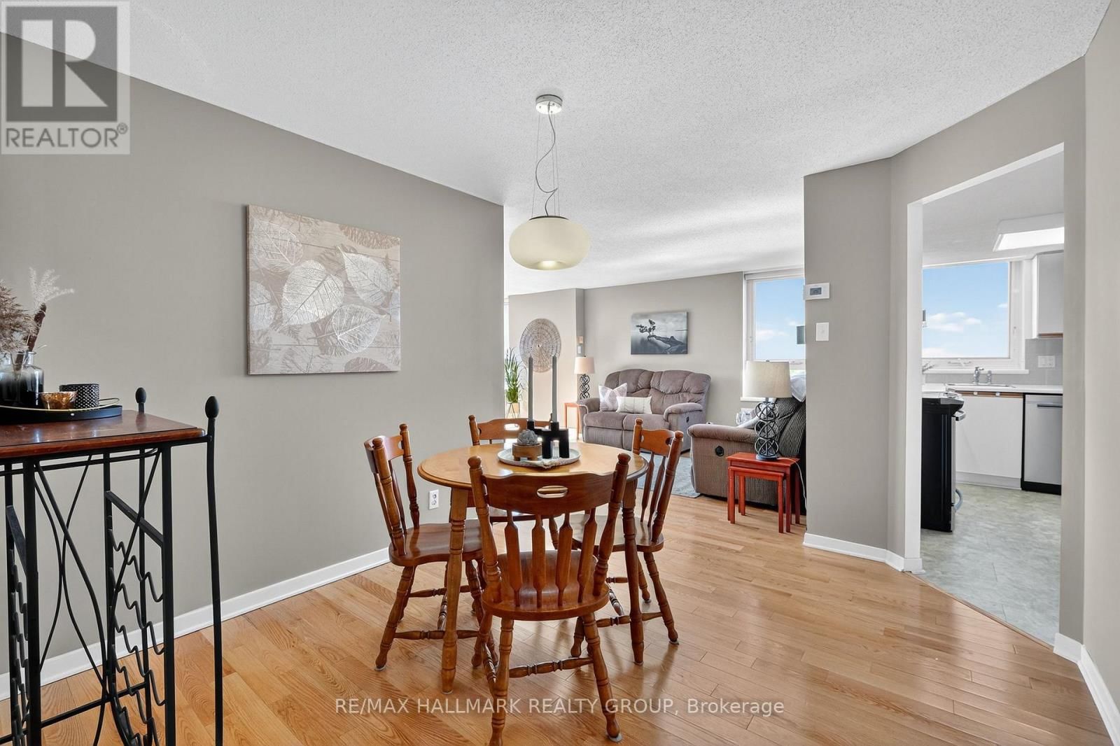 1207 - 80 SANDCASTLE DRIVE Image 8