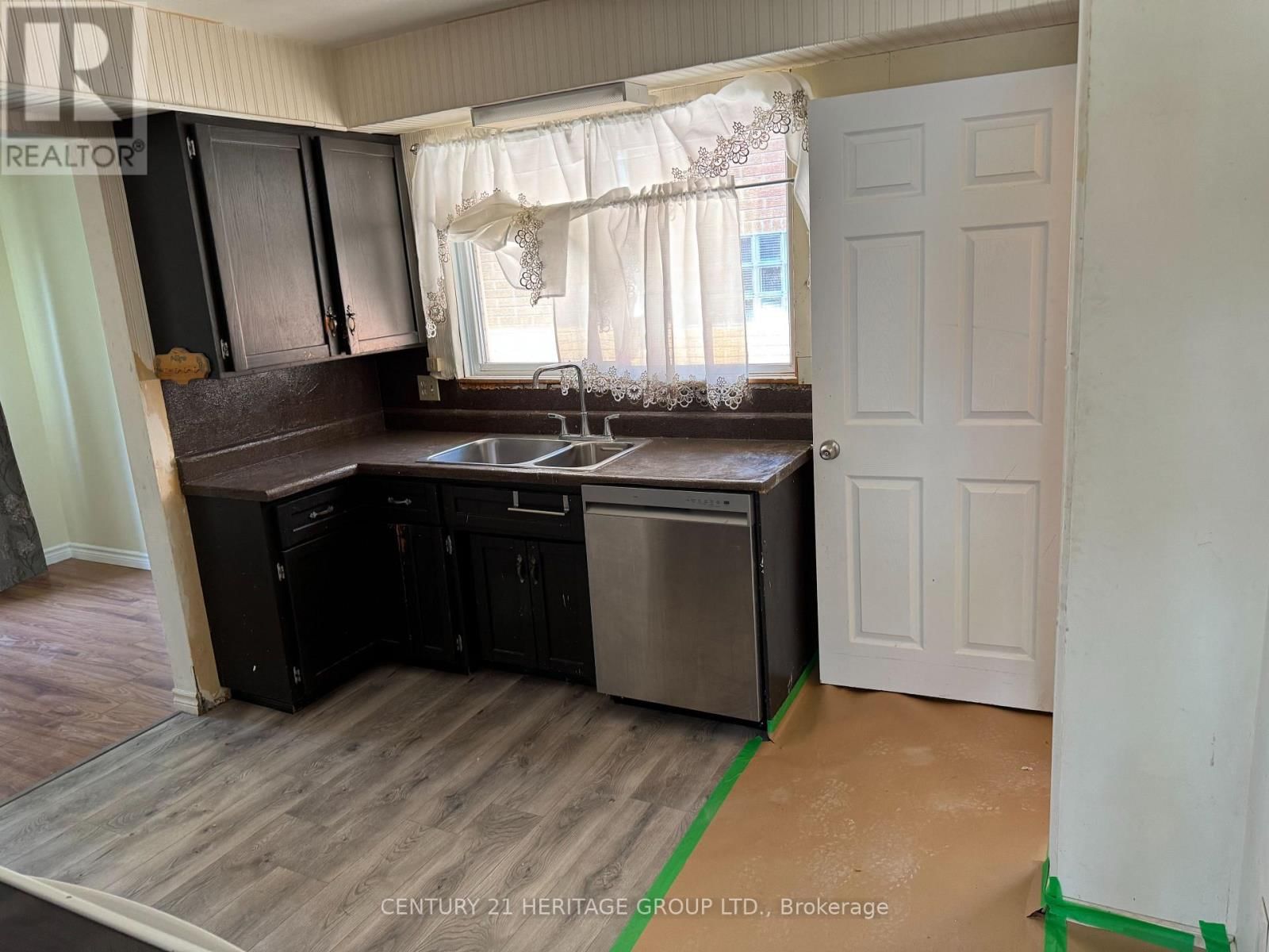 508 GREENFIELD AVENUE Image 13