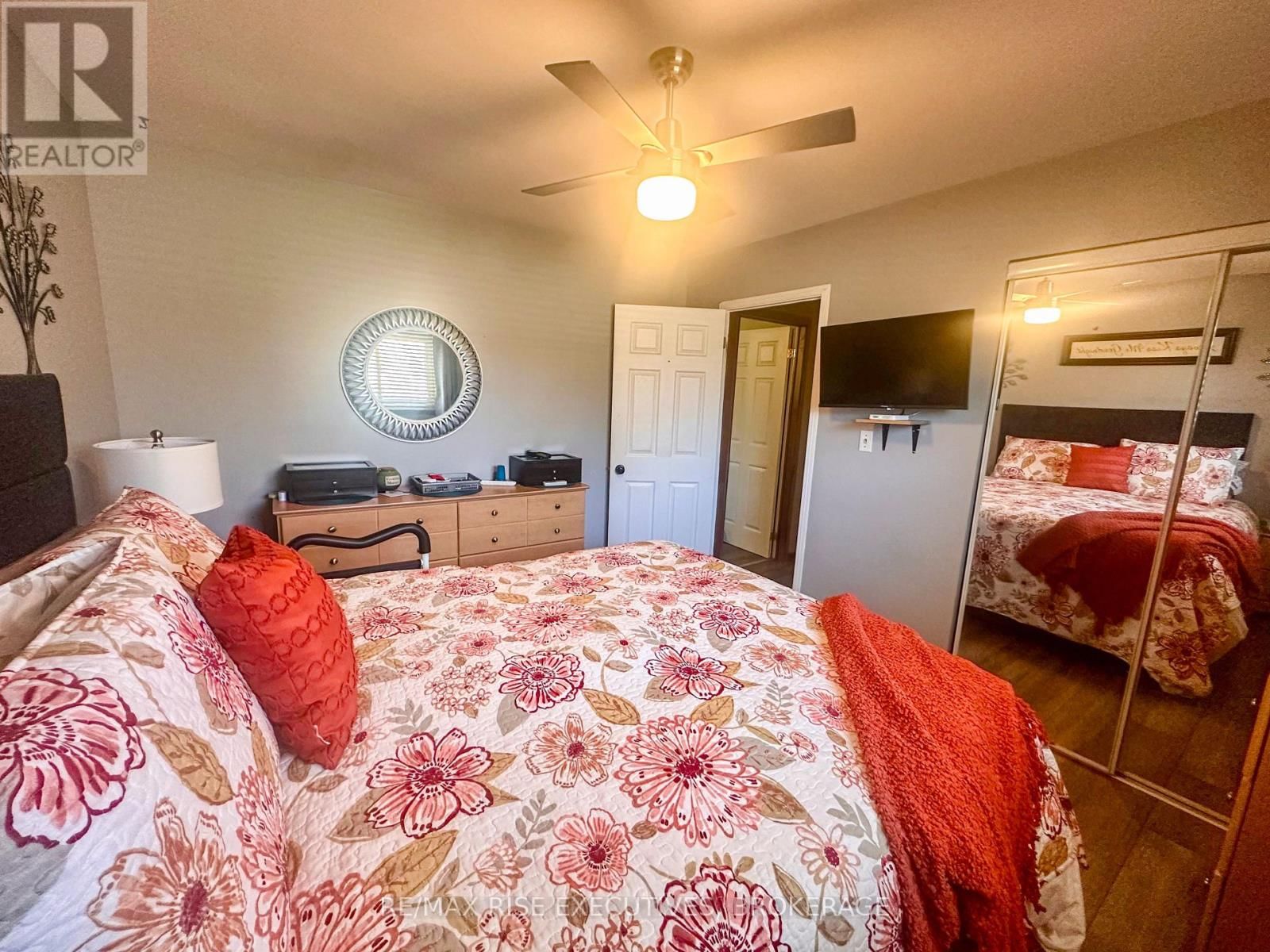 214 AMHERST DRIVE Image 10