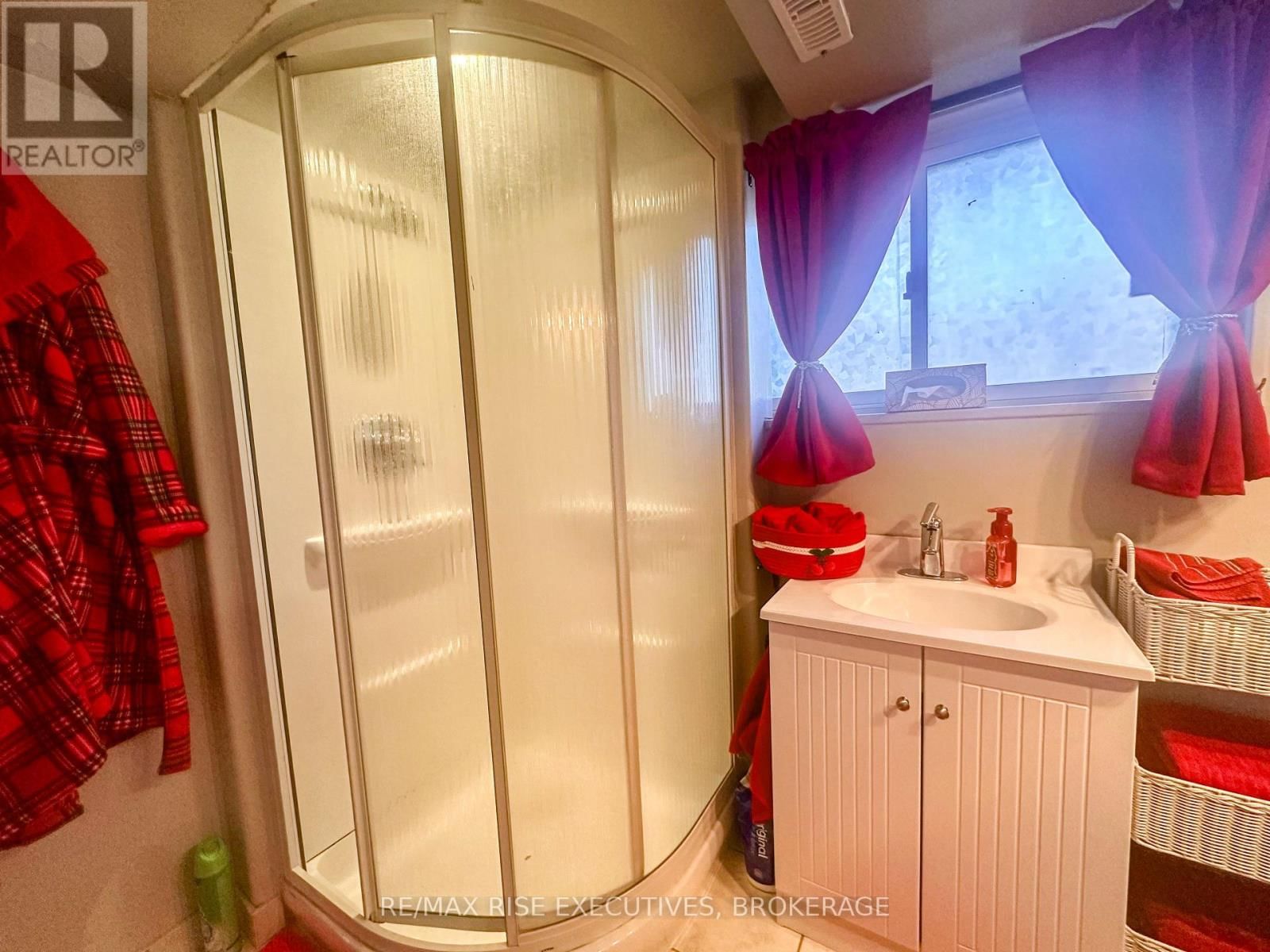 214 AMHERST DRIVE Image 18