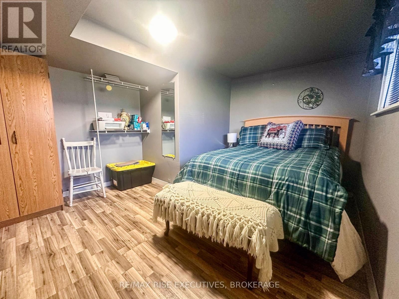 214 AMHERST DRIVE Image 21