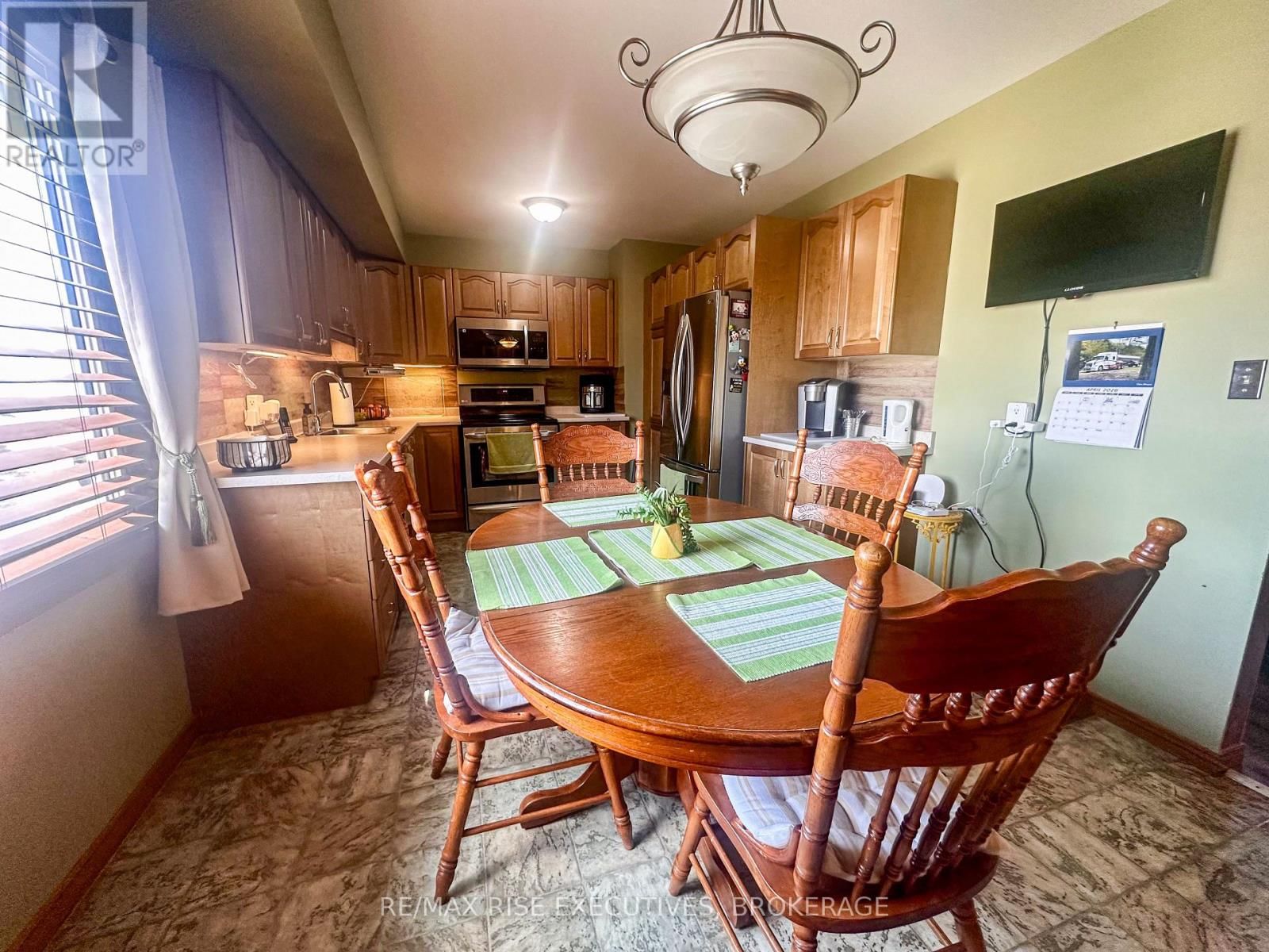 214 AMHERST DRIVE Image 5