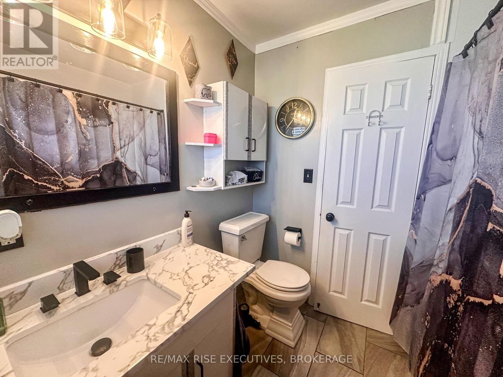 214 AMHERST DRIVE Image 8