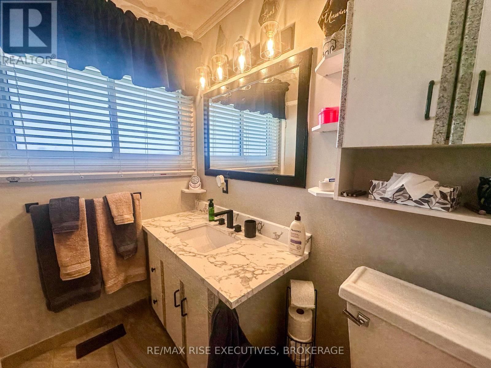 214 AMHERST DRIVE Image 9