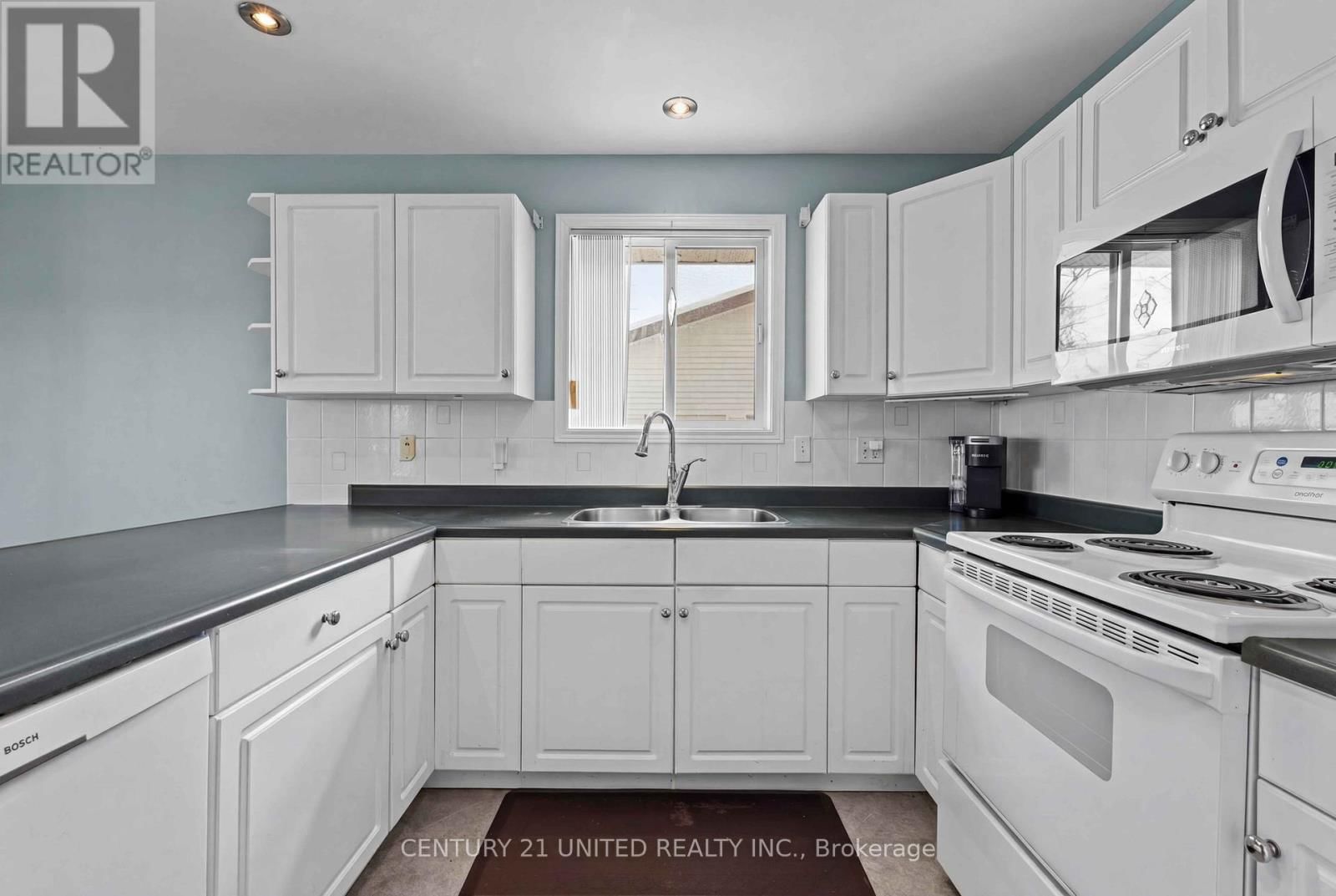 640 BREALEY DRIVE Image 12