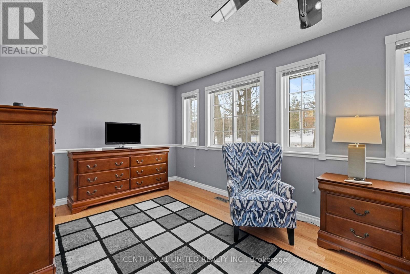 640 BREALEY DRIVE Image 17