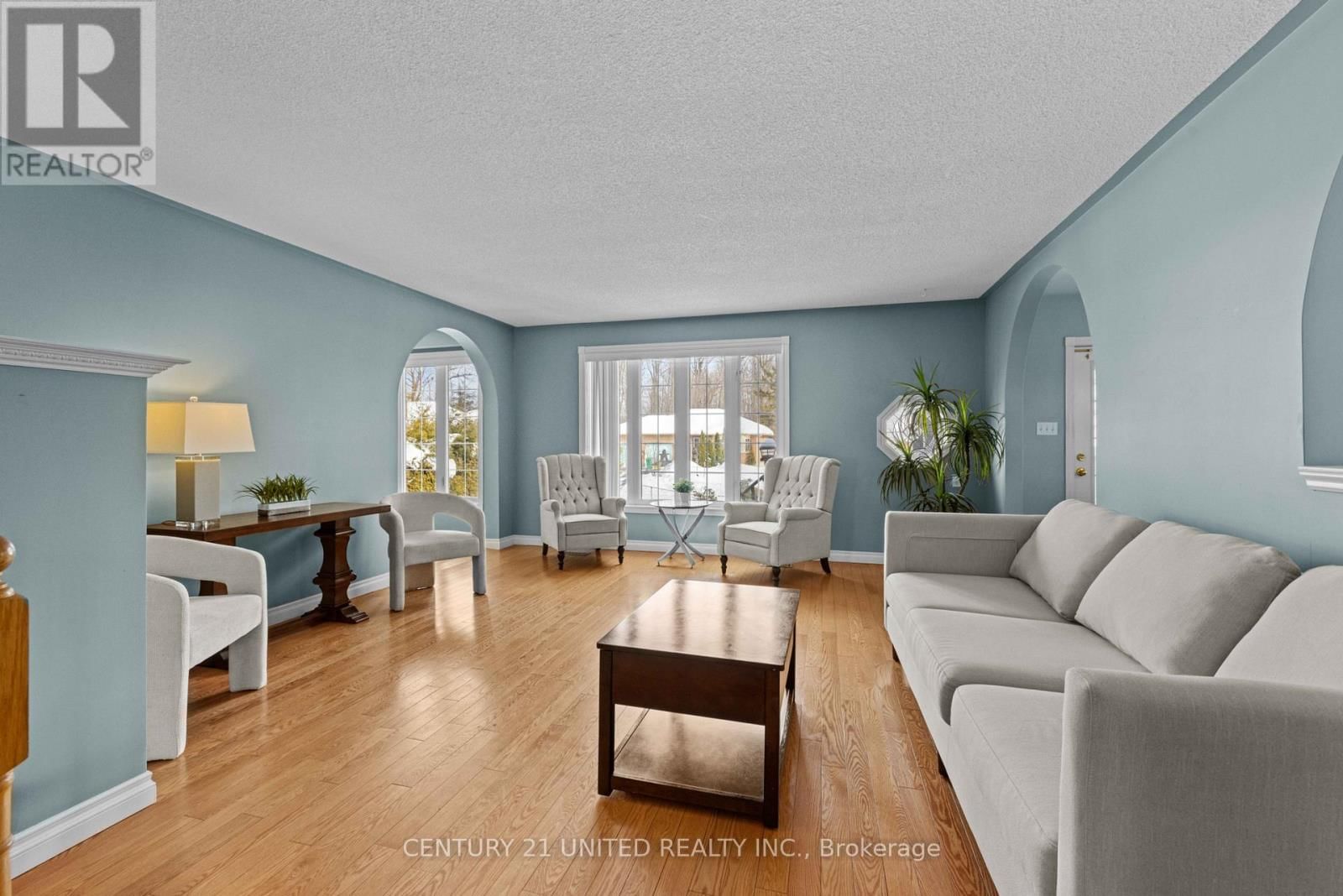 640 BREALEY DRIVE Image 2