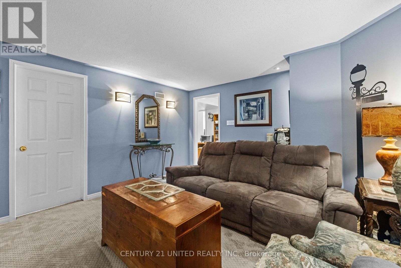 640 BREALEY DRIVE Image 23