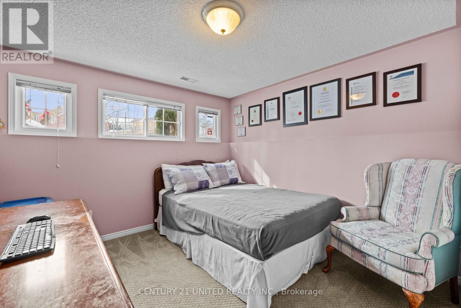 640 BREALEY DRIVE Image 25