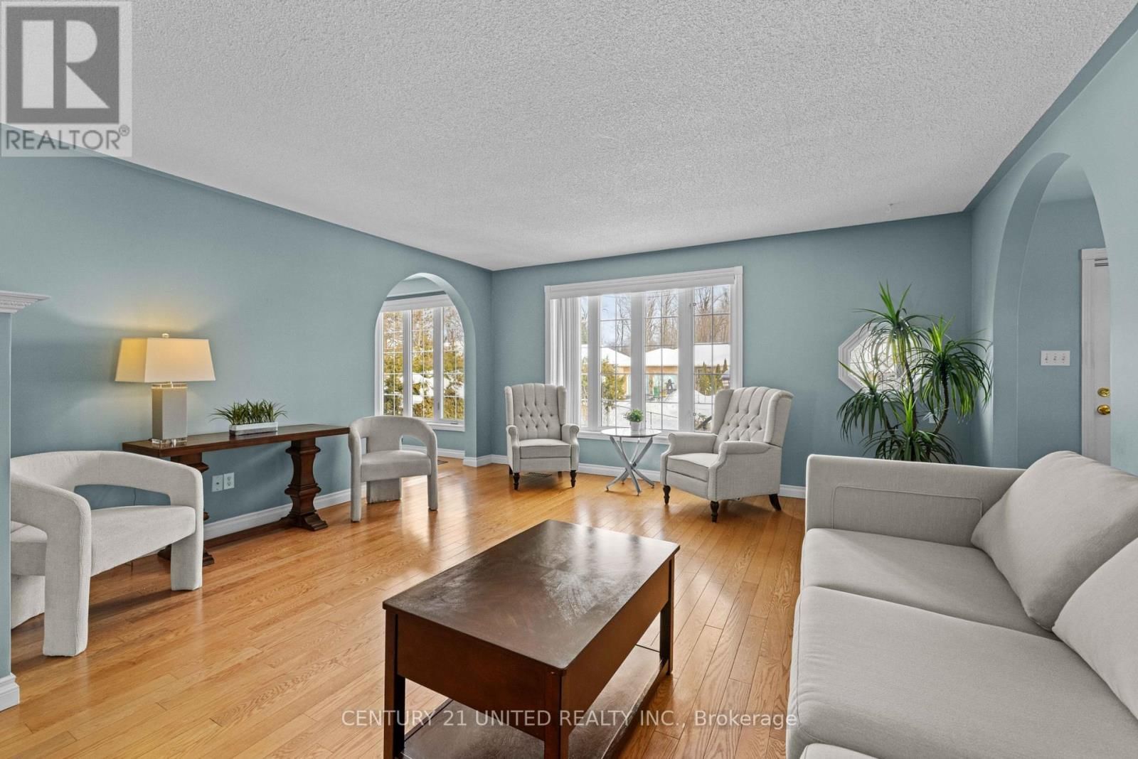 640 BREALEY DRIVE Image 3