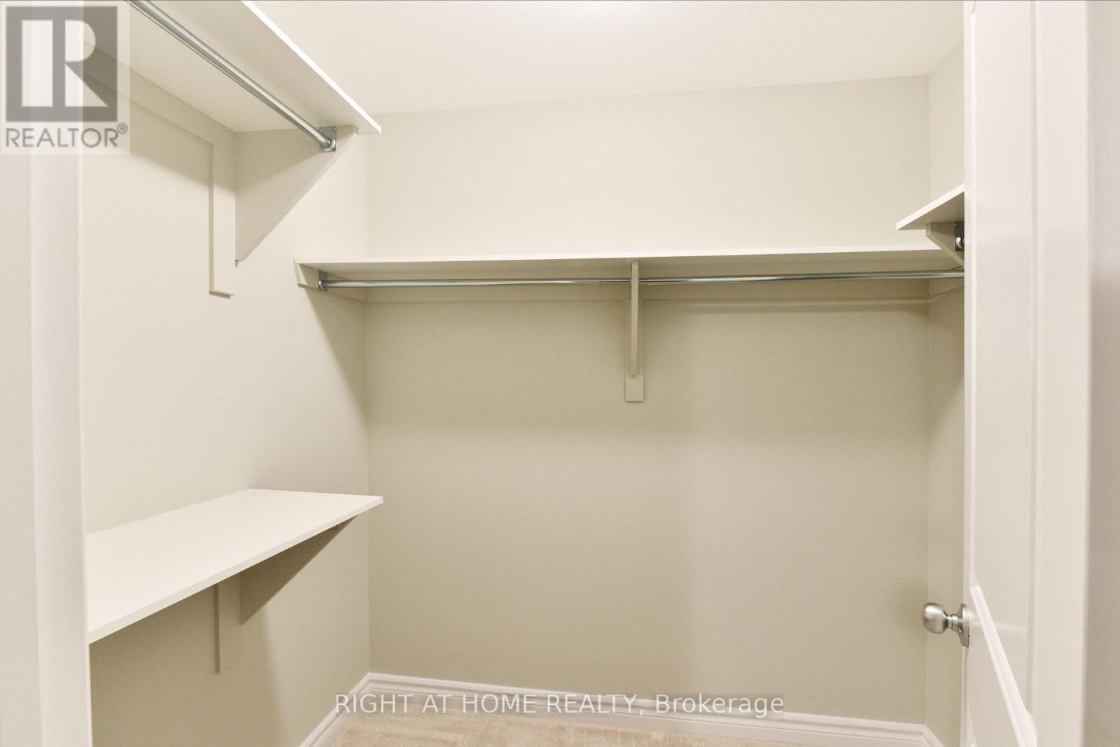 630 EAGLE CREST HEIGHTS Image 14