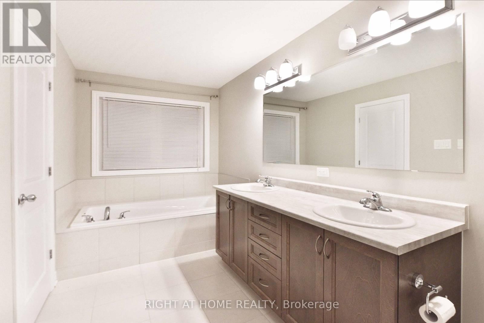 630 EAGLE CREST HEIGHTS Image 15