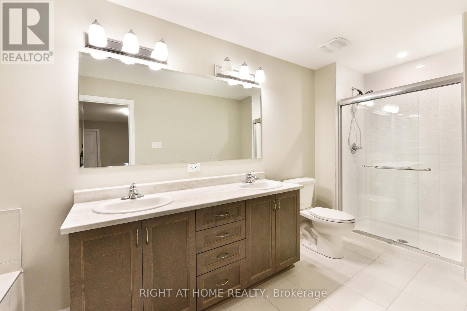 630 EAGLE CREST HEIGHTS Image 16